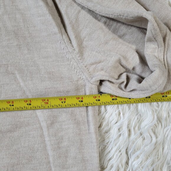 J. Crew Merino Wool V-Neck Sweater Size Medium -‎ Style J7958 - Picture 8 of 14